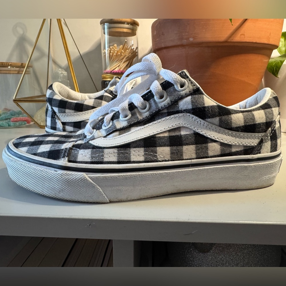 Vans Old School Black and White Checkered - size 6